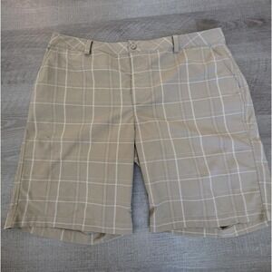 Under Armour Performance Men's 40 Golf Shorts Beige Plaid 10"‎ Inseam Pockets